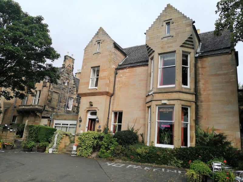 Only 13 minutes by foot to Murrayfield, the Cumberland Hotel is a good spot for those attending Oasis’ Edinburgh shows.