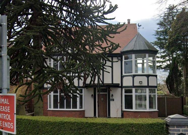 Application validated on Aug 19 for one and a half storey extension to side and rear, following demolition of existing tandem garage