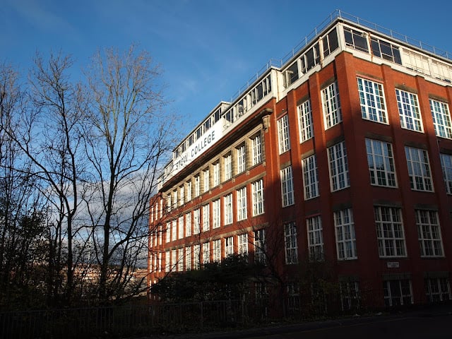Stow College’s Electric Honey record label, run by students at the college, has been dubbed by Uncut as the most successful student label in the world. The label released Biffy’s debut EP thekidswhopoptodaywillrocktomorrow in 2000. The EP and subsequent slot at T in the Park lead to the band being signed by Beggars Banquet later that year.

The band would follow the EP up with the release of Blackened Sky, The Vertigo of Bliss and Infinity Land between 2002 and 2005, further cementing their reputation as one of the best up and coming bands in the country.