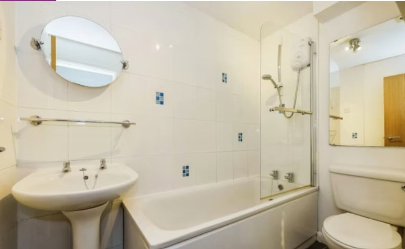 This home comes with two bedrooms and is a really good location in Southsea.