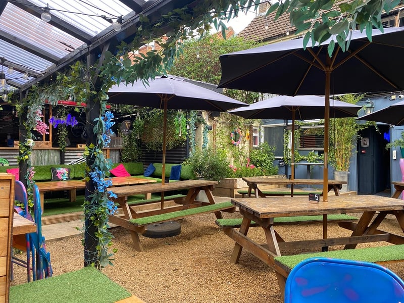 Watergate Yard in Sleaford has a 4.5* rating from 181 reviews. TripAdvisor reviewer says: “Independent bar & kitchen serving premium spirits & world beers and offering a casual dining experience everyday.”