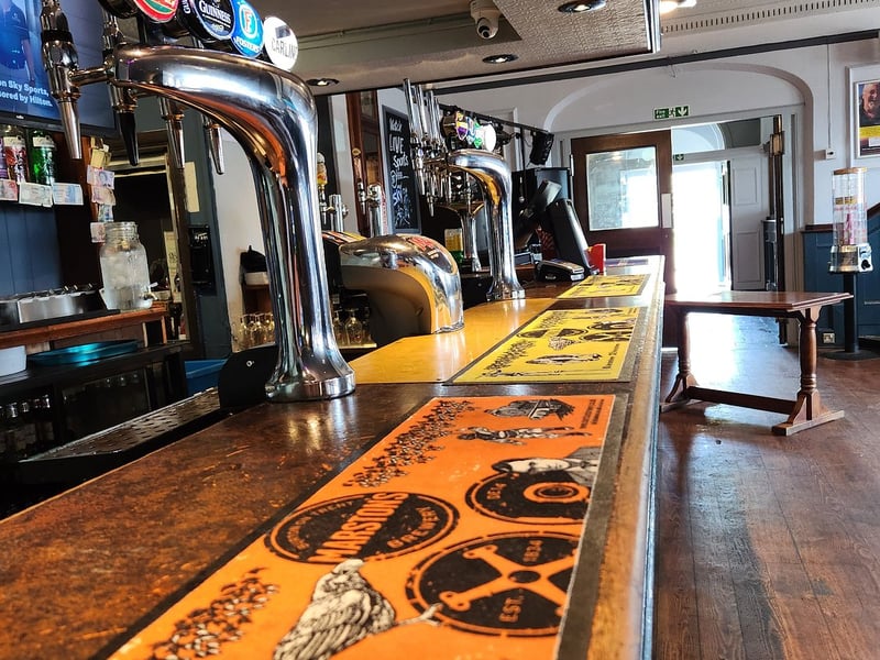 Plough Inn in Ollerton has a 5* rating from 103 reviews. A TripAdvisor reviewer said: “This is my local pub for a reason. Fantastic owners and great staff, who always go out their way to make you feel welcome.”