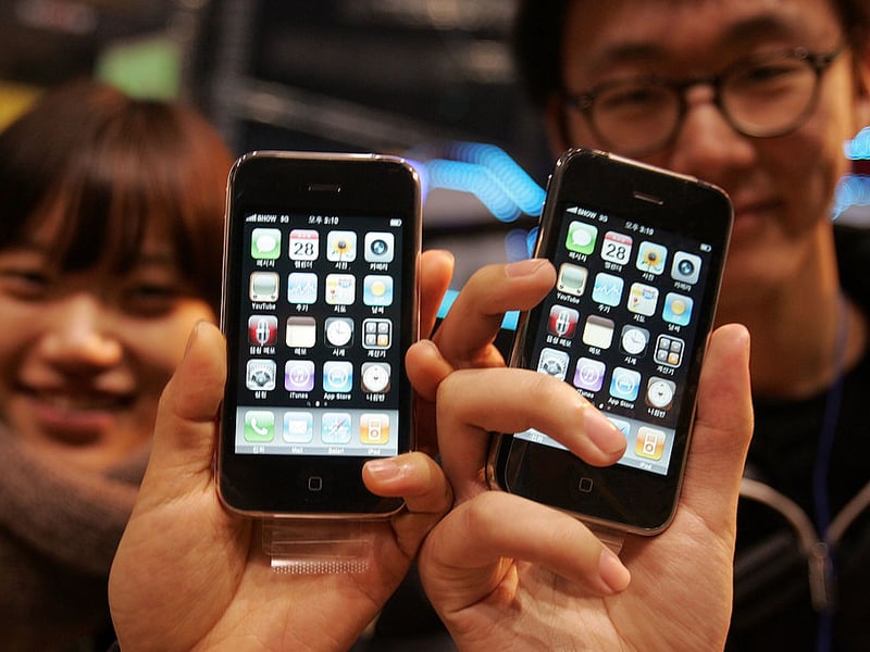 Interestingly, there was never an iPhone 2, with the second generation of the phone named after the 3G connectivity that speeded up internet access to make the phone far more usable. The iPhone 3G was released in 2008 and became the bestselling handset in the USA by the end of the year (overtaking the Motorola RAZR V3). An updated version, the iPhone 3GS, was released the next year, and was the first to record video.