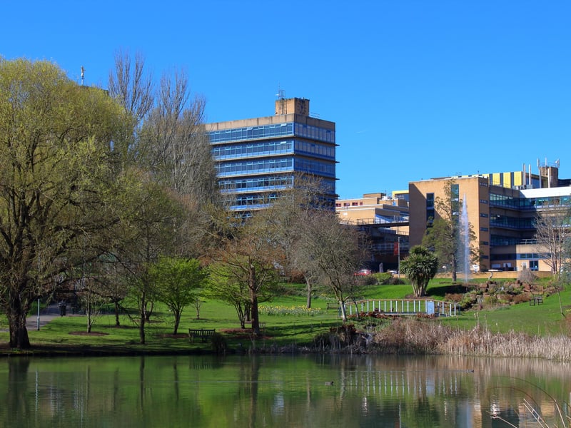 Based in Guildford in the South East, not too far from London, the University of Surrey has an overall score of 81%.
Surrey has nine top-ten subjects, including veterinary medicine, food science, paramedic science, and tourism studies. As of the time of writing, some places are still available via Clearing.