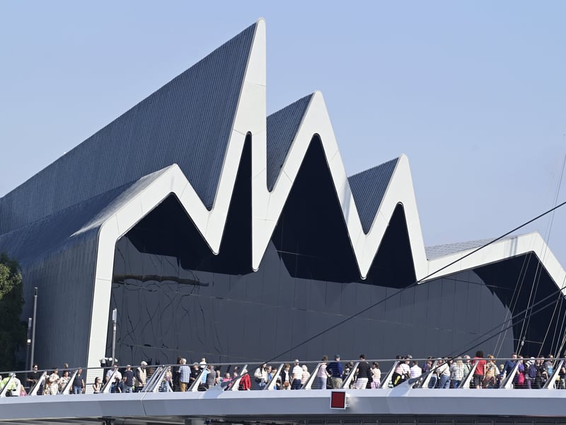 The new bridge connects the Riverside Museum at Pointhouse Quay on the north of the river with Water Row in Govan on the south bank.