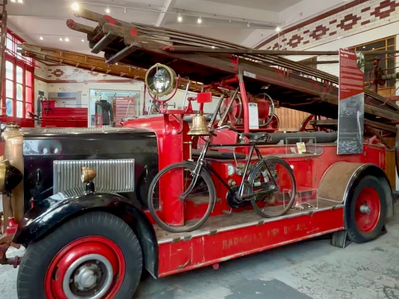 Fire engines, police cars, and rescue boats—National Emergency Services Museum in Sheffield is an action-packed experience, with hands-on exhibits where kids can dress up and even climb into historic vehicles. 📍 101-109 West Bar Old Police/Fire Station, Sheffield S3 8PT