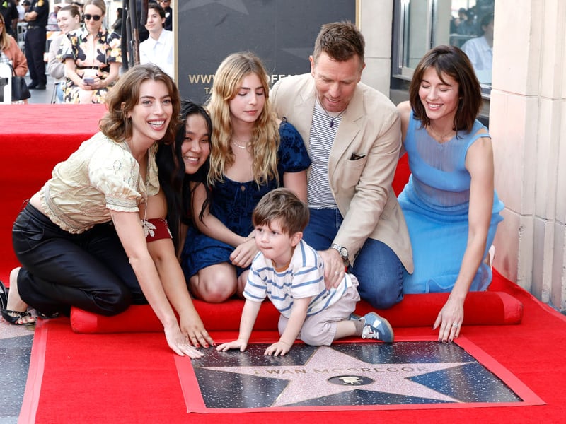 Inspecting the star are (l-r) Clara McGregor, Jamyan McGregor, Anouk McGregor, Laurie McGregor, Ewan McGregor and Mary Elizabeth Winstead.