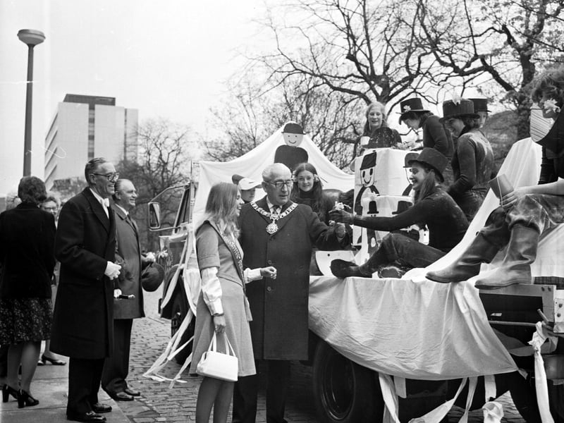 Lord Provost John Millar and Charities Queen Patricia McLeod inspect one of the floats in the Edinburgh Students Charities procession, April 1976.