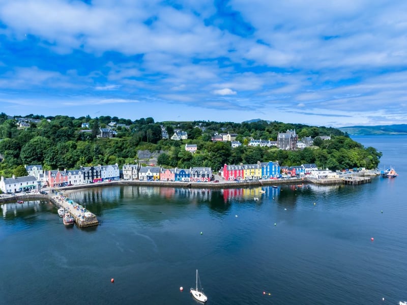 Macgochans sits overlooking the village of Tobermory with its colourful houses.