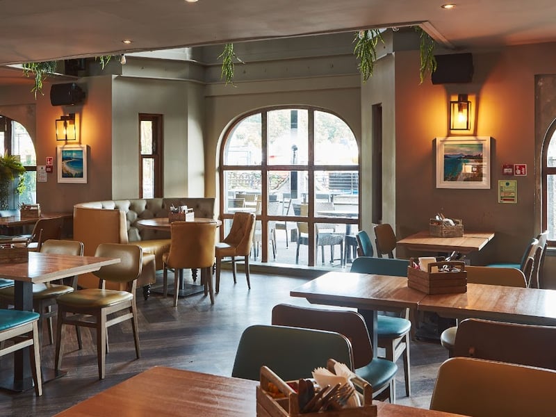 The light and airy restaurant at Macgochans.