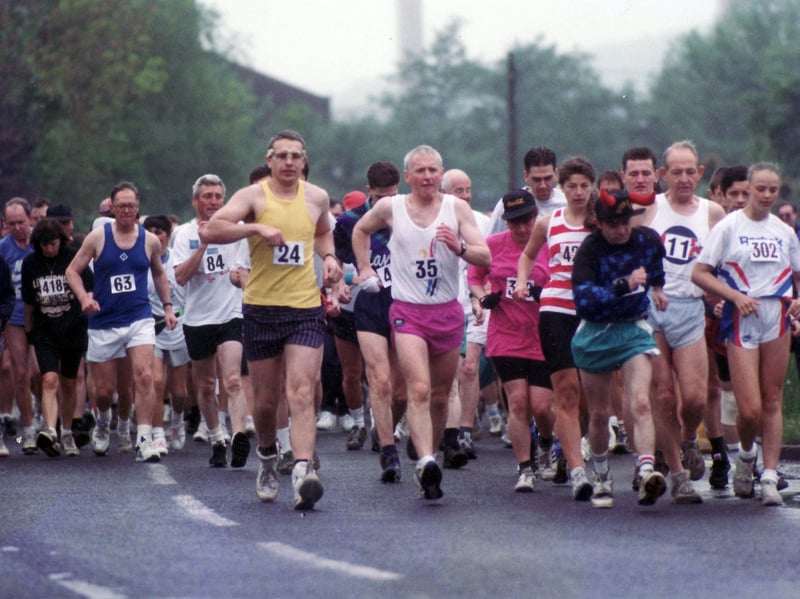 The start of the Star Walk in May 1994, with the eventual winer Pete Atkin (number 35) pictured in the centre