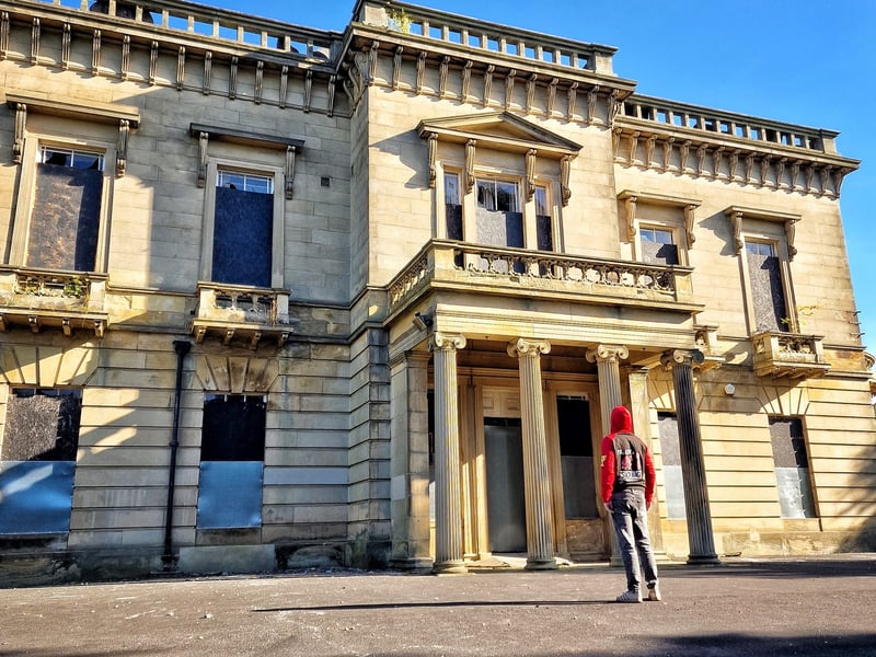 Urban explorer Lost Places and Forgotten Faces at Meanwood Park Hospital