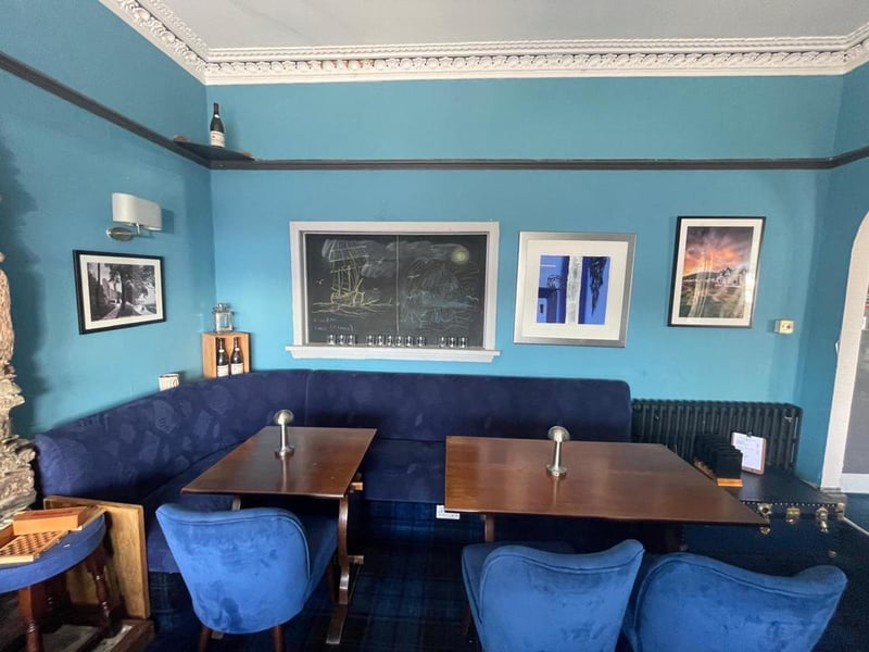 The Inn has preserved its traditional origins while expanding
over the years with a spacious bistro dining area alongside its classic pub setting.