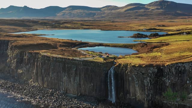 On the Trotternish Peninsula in the north of Skye lies the spectacular Kilt Rock (Creag an Fheilidh in Gaelic), a 90-metre-high wall of hexagonal rock.