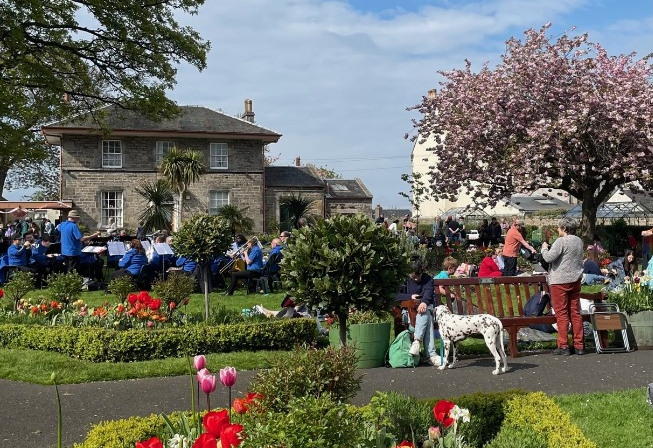 Some £145,000 will go towards essential repairs to Starbank House in Newhaven's Starbank Park. The house was built in 1815 and originally belonged to shipbuilder Alexander Goalen, uncle of the famous Victorian Prime Minister, William Ewart Gladstone. Now there are plans to bring the building into community use.