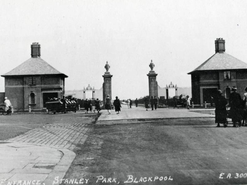 Gates near Mere Road, 1926