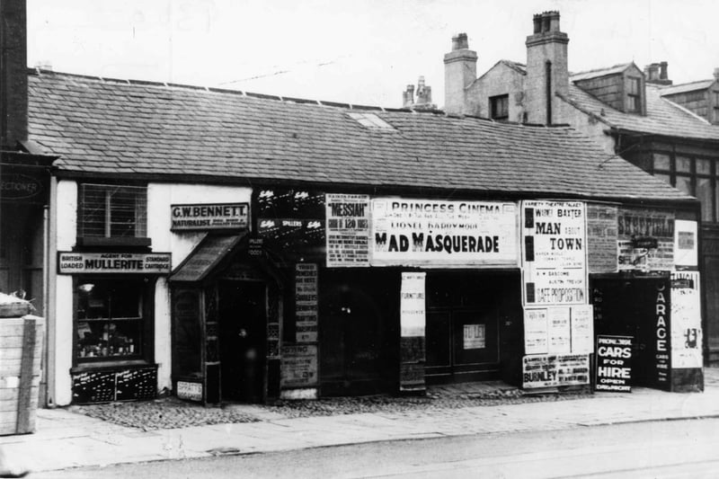 The former Raikes Smithy as a pet shop selling dog, bird and poultry food as well as being a gun shop on Church Street Blackpool. The building was situated opposite the end of Park Road and before it was burned down in 1988 it had been a the Continental Bedding shop