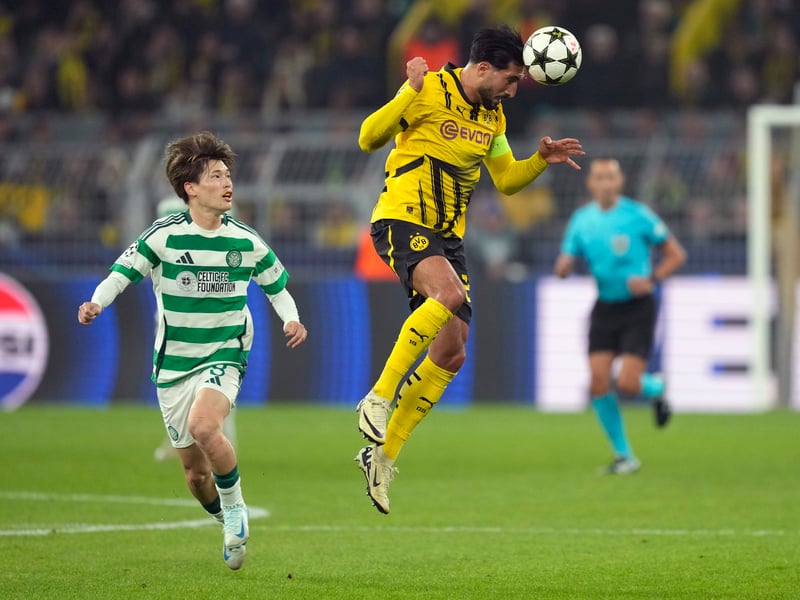 Cut an extremely isolated figure in attack and was given no meaningful service to feed upon. Could only watch on helplessly as his team-mates behind him were put to the sword by Dortmund. Replaced by Idah. 3