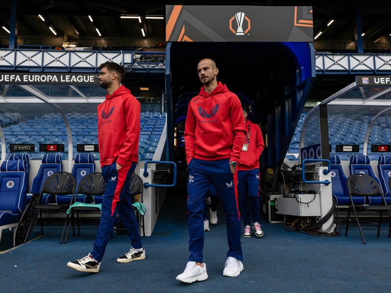 Much like Souttar, was unable to keep a proper check on Lacazette and Co. Was unlucky not stop the second goal with a lunging dive on the line. 4