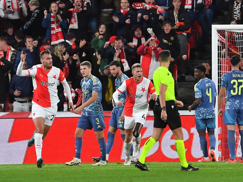 A sold-out crowd at the Fortuna Stadium in Prague saw the home side rescue a draw against 10-men Ajax thanks to a 67th minute goal from Tomáš Chorý.