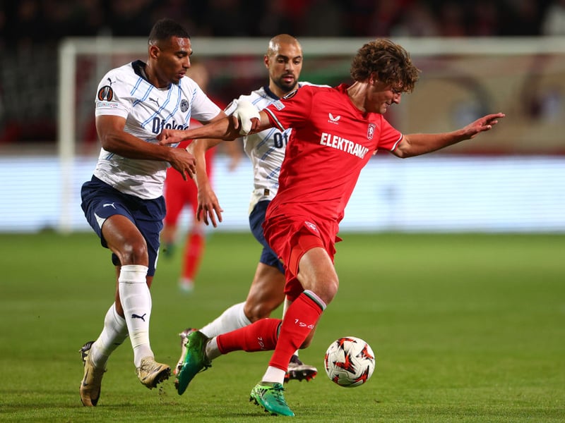 Sam Lammers' FC Twente were held to a 1-1 draw by Turkish Super Liga side Fenerbahçe in front of a capacity crowd at De Grolsch Veste. 