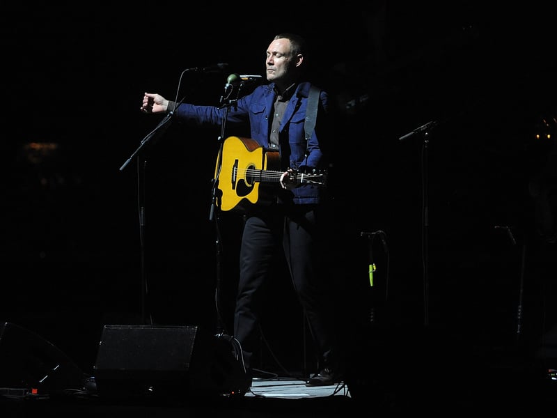 David Gray closes summer with his signature storytelling at Custom House Square, Belfast, on August 30.