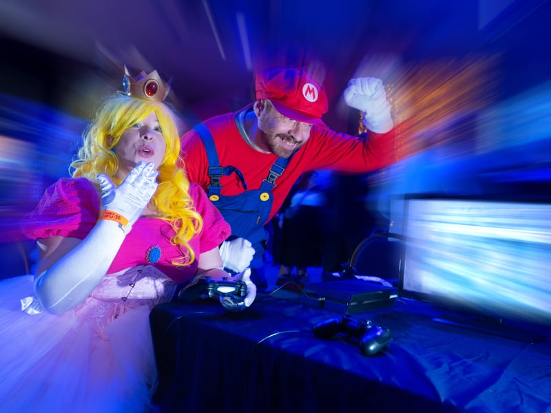 Mario and Peach enjoy a game