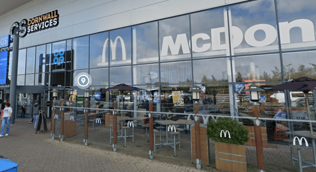 McDonald’s at Cornwall Services, St Austell has a Google rating of 4.1*, with 52.42% of ratings at 5*.
