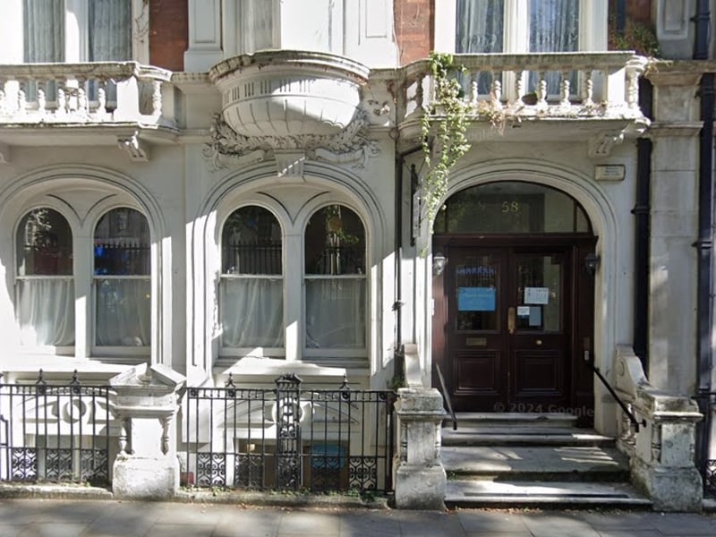 There were 548 survey forms sent out to patients at Museum Practice in Holborn. The response rate was 22%, with 118 patients rating their overall experience. Of these, 83% said it was very good and 16% said it was fairly good.