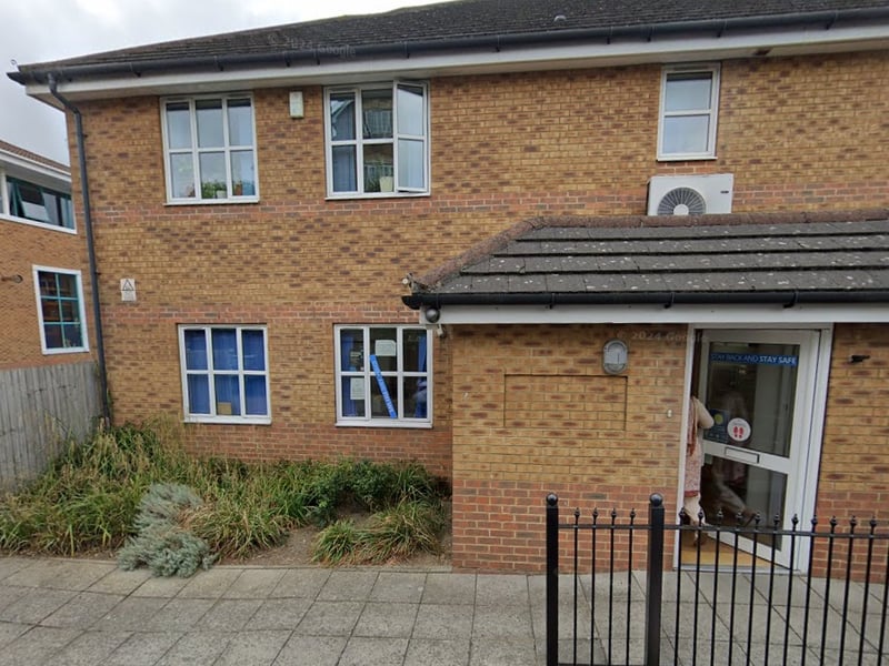 There were 525 survey forms sent out to patients at Riverhouse Medical Practice in Wimbledon. The response rate was 22%, with 117 patients rating their overall experience. Of these, 78% said it was very good and 16% said it was fairly good.