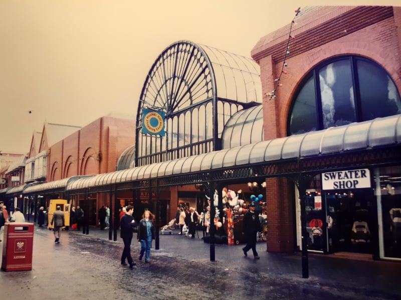 This was Novermber 1995, the Sweater Shop had replaced Next in this photo. Burtons menswear pictured too