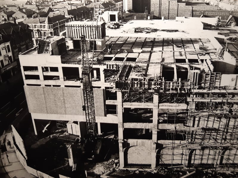 Fine Fare, described as hypermarket in this photo. The huge store was under construction