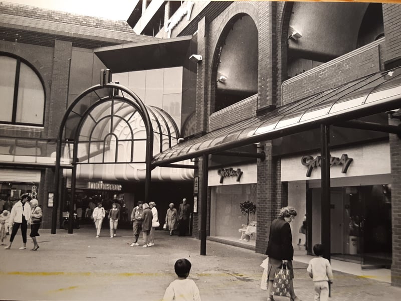 Readers have asked for photos of Golderbergs in previoud picture galleries. The ladies fashion store was a huge hit in the 1980s. Mothercare is to the left at the entrance to Houndshill