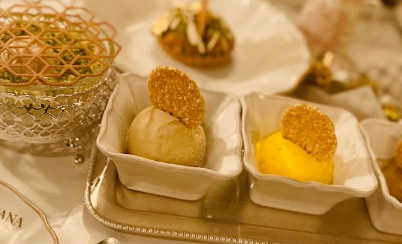 Two Michelin-starred restaurant Gymkhana, is highly recommended as one of London’s greatest Indian restaurants. Gymkhana has a 4.5 star rating on Google reviews. 