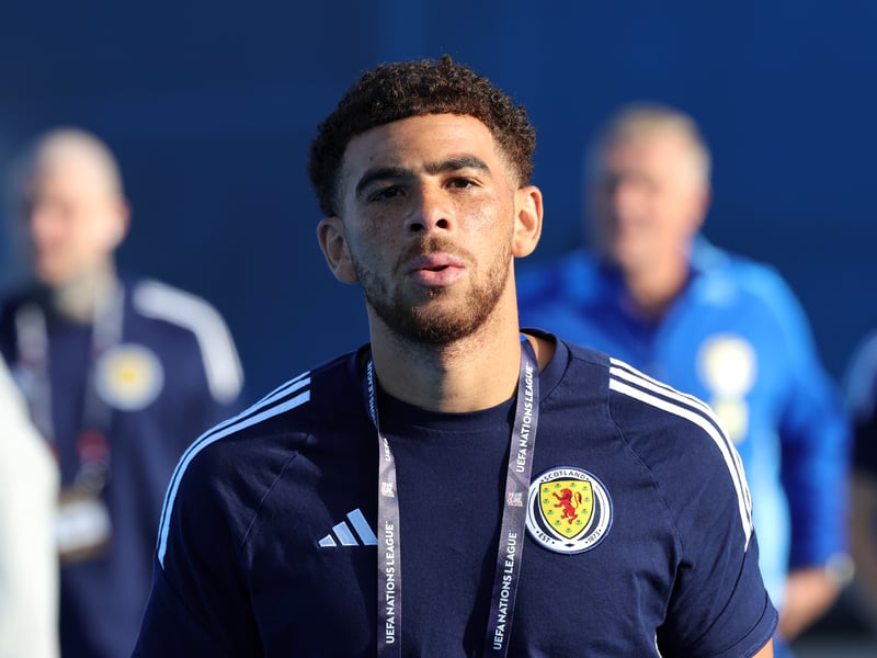 Left isolated and on a graveyard running shift all night. No lack of endeavour but hard to grade him on attacking chances with how few they were.