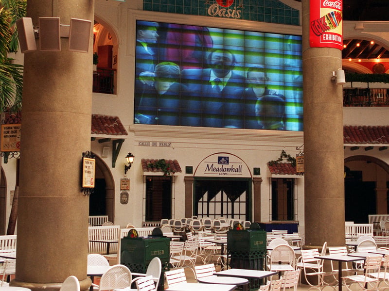 The big screen at an eerily empty Oasis, Meadowhall