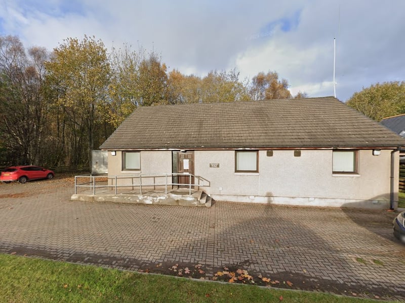 There were 121 responses from patients at Strathdon Medical Centre in Strathdon, with 99% rating their overall experience as positive.