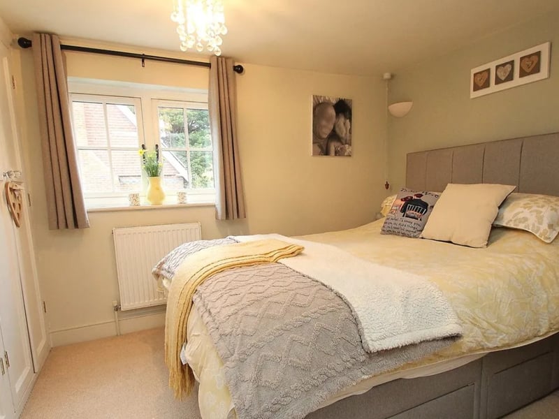The listing says: " This delightful, extended semi-detached cottage is situated in a sought-after location, just north of Fareham town centre."