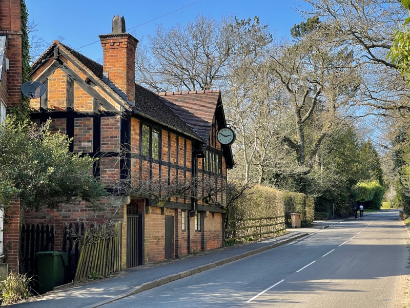 Nestled in Worcestershire, Barnt Green is a favourite among the rich and famous. This village boasts stunning properties, lush green spaces, and a thriving high street. Notable residents have included footballer Jack Grealish, singer Jamelia, and Gymshark founder Ben Francis. The local pubs, such as The Barnt Green Inn and Victoria Inn, are popular spots where you might catch a glimpse of these high-fliers. A small village situated about 10 miles south of Birmingham city centre.
It has a train station on the Cross-City Line and the Birmingham–Worcester via Bromsgrove line, giving direct rail access into Birmingham.
Maintains a strong village atmosphere with surrounding countryside, which makes it attractive for commuters wanting a bit of peace and green space.
Considerations: It’s relatively premium for village living near Birmingham — good value may require looking at slightly further out spots or smaller properties.
