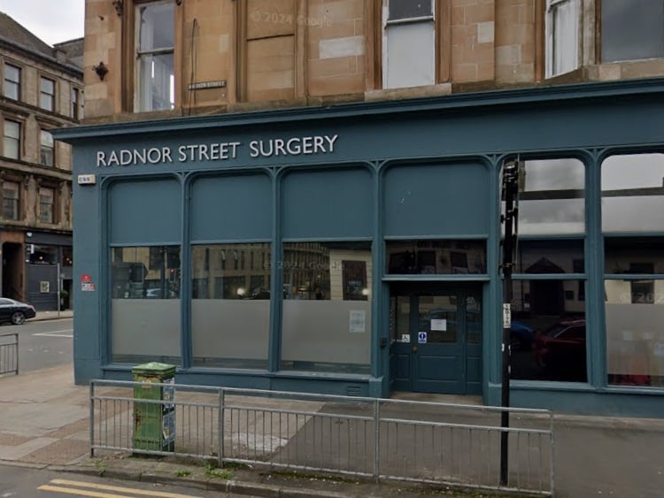 There were 92 responses from patients at Dr MacLaren & Dr McAdam Partnership - Radnor Street Surgery in Glasgow, with 90% rating their overall experience as positive. 