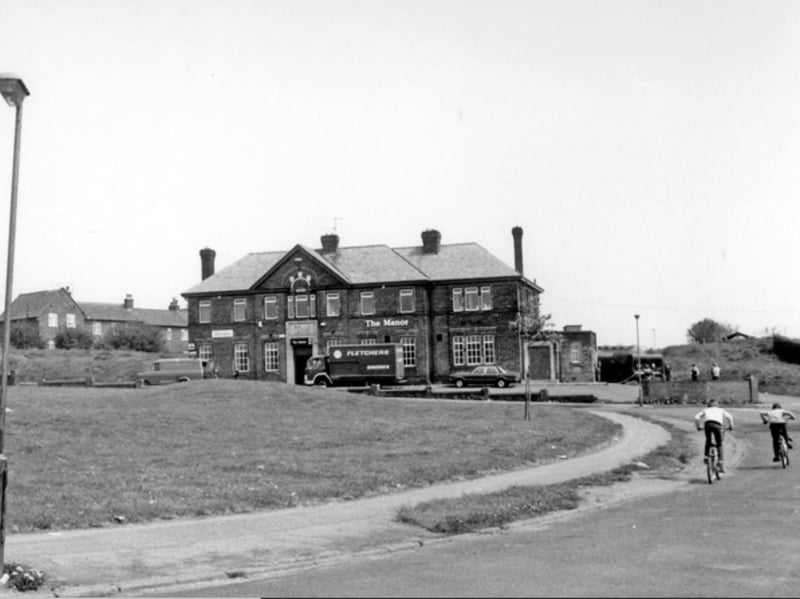 The Manor Hotel pub on Fretson Road, Sheffield, pictured in May 1983. Mark Luxon recalled: "I went to work down London in the 80s. The first week I was there the Sun ran a four page special on the roughest pubs in Britain all week. They announced the winner on Friday. It was the Manor Hotel. Loved telling all the cockneys 'see that's a proper pub'."