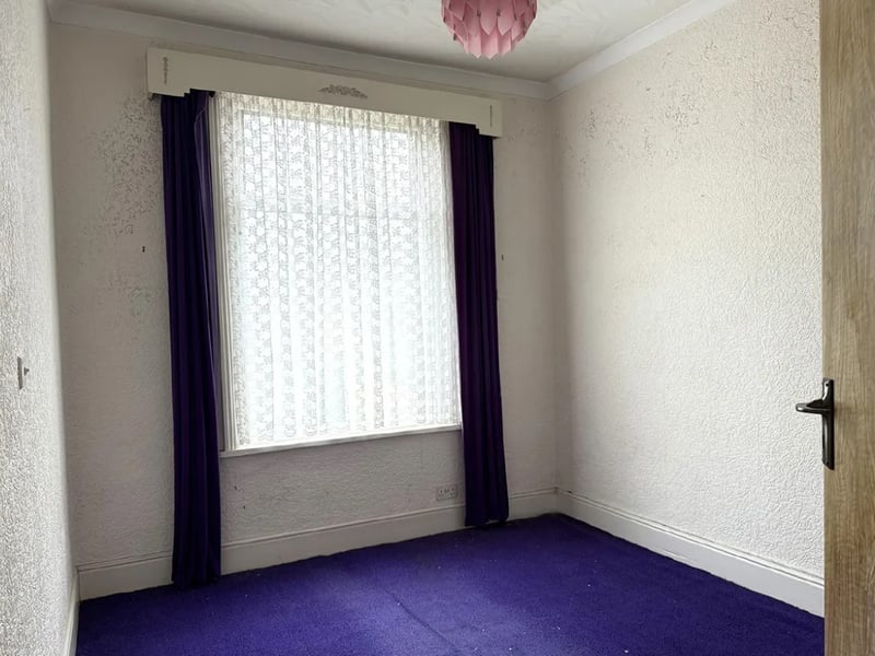 This home is being auctioned off with a guide price of £90,000.