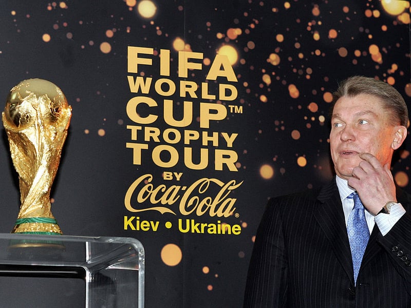 Blokhin broke John Cryuff's run by winning the award in 1975, while playing for Dynamo Kyiv.