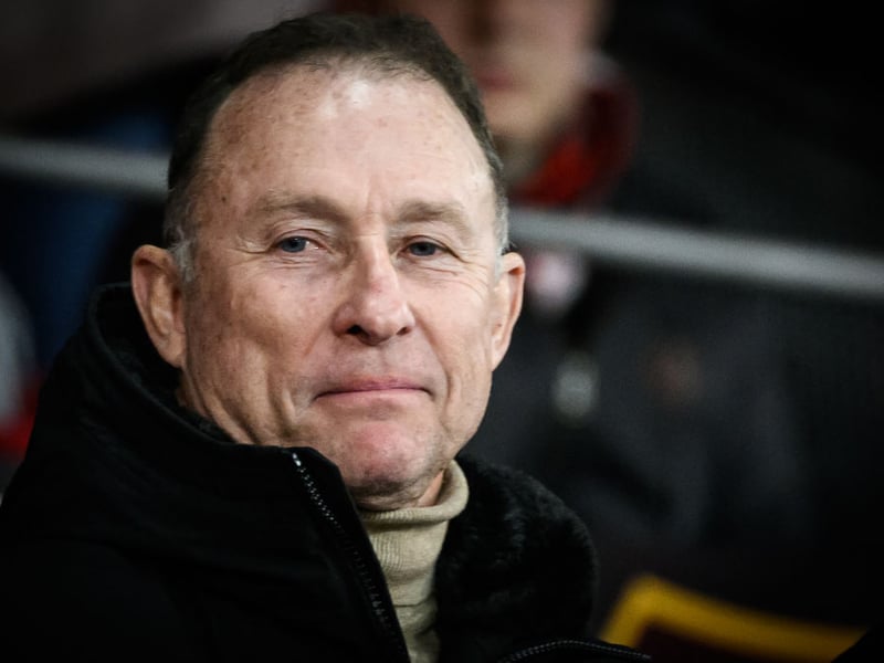 Papin returned the award to France in 1991.