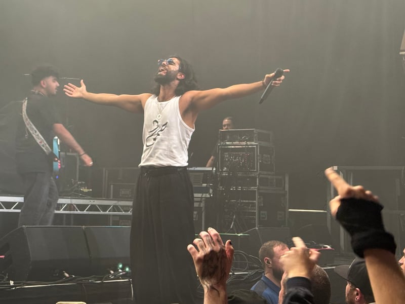 Support was provided by British-Indian rap act Hyphen, who went down a storm with the crowd.