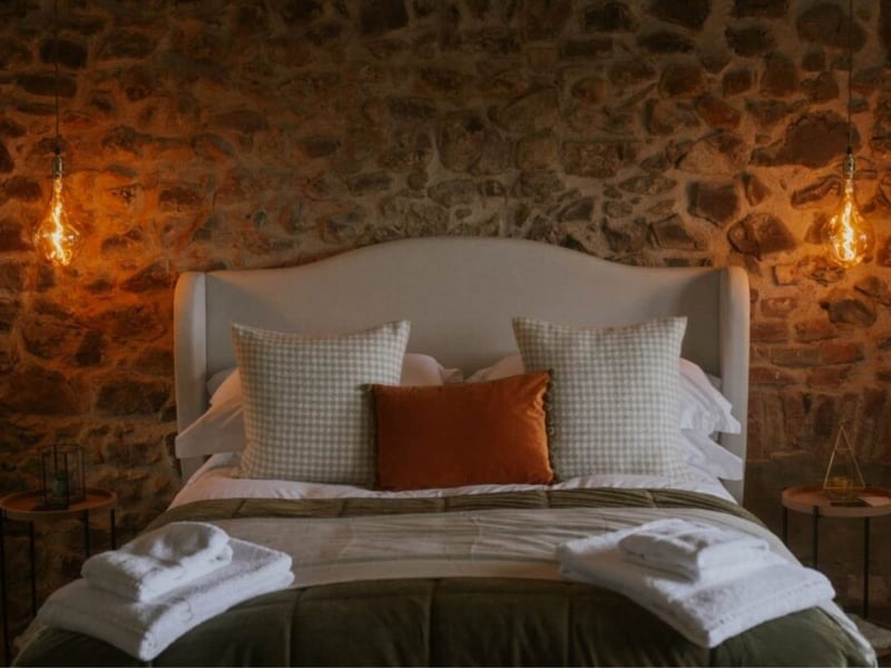 When it's time to turn in you can be sure of a great night's sleep on the gloriously comfy double bed.