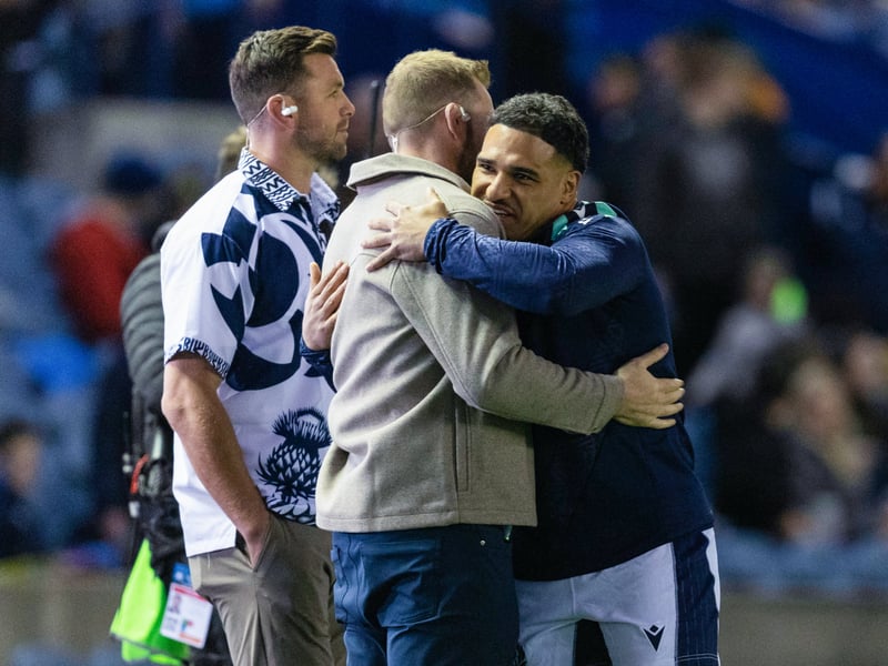 Scotland's Sione Tuipulotu (R) and former Scotland Internationals Ryan Wilson (L) and John Barclay.