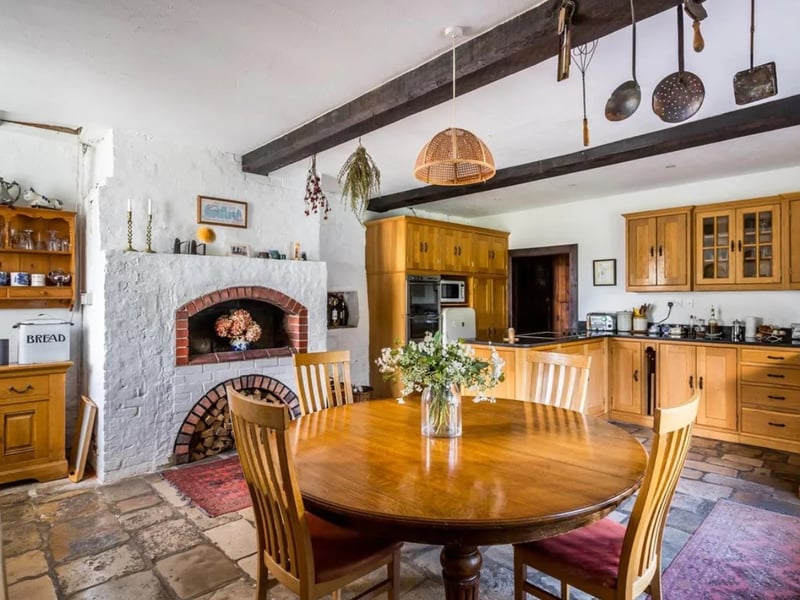 This home is on the market for £2.5m and it is being sold with house. Covering London and The Country.