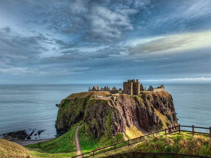 Close to the seaside town of Stonehaven, Dunnottar Castle is a medieval ruin with stunning views and an interesting history which includes playing host to figures such as William Wallace and Mary Queen of Scots.
