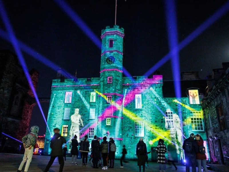 See Edinburgh’s stories brought to life on the castle walls, meet Rex the loveable lion in the Great Hall, and grab a drink or snack from our café or street food vendors. Make Castle of Light part of your festive plans and enjoy one of Scotland’s largest projection shows from November 22 2024.